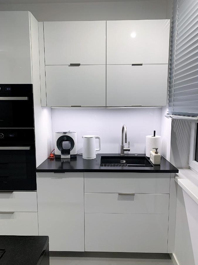A Modern Apartment For 2 People Краков Экстерьер фото